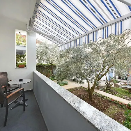 Bella Vita Apartment *